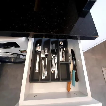 Aura Homes One Bedroom Near Cleopatra