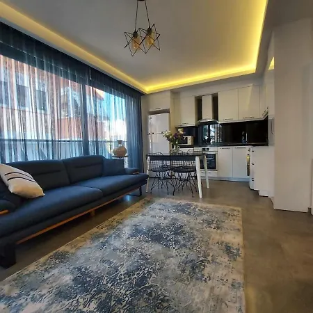Aura Homes One Bedroom Near Cleopatra *